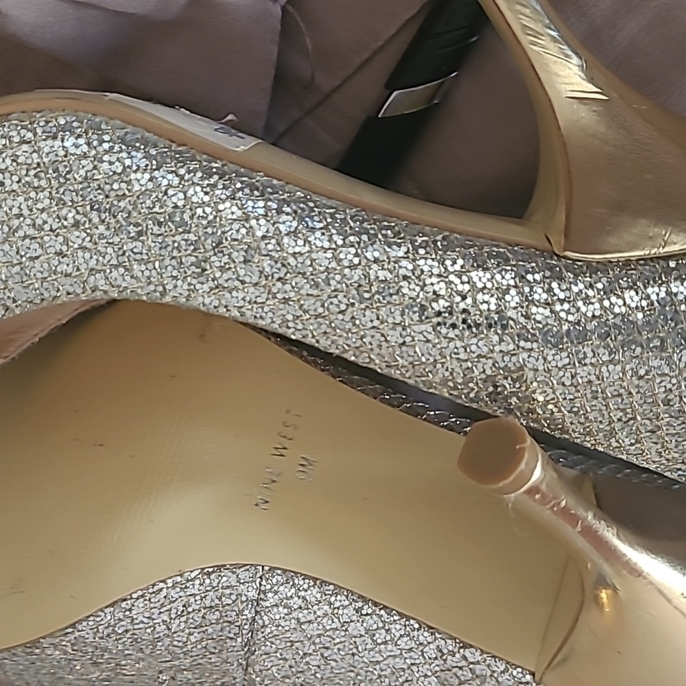 Heels - Picture 4 of 4